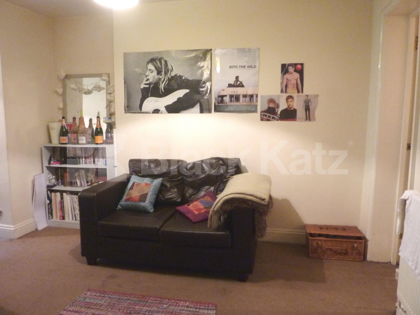 			FANTASTIC 3 BED IN MARYLEBONE!, 3 Bedroom, 1 bath, 1 reception Flat			 Cosway Street, MARYLEBONE